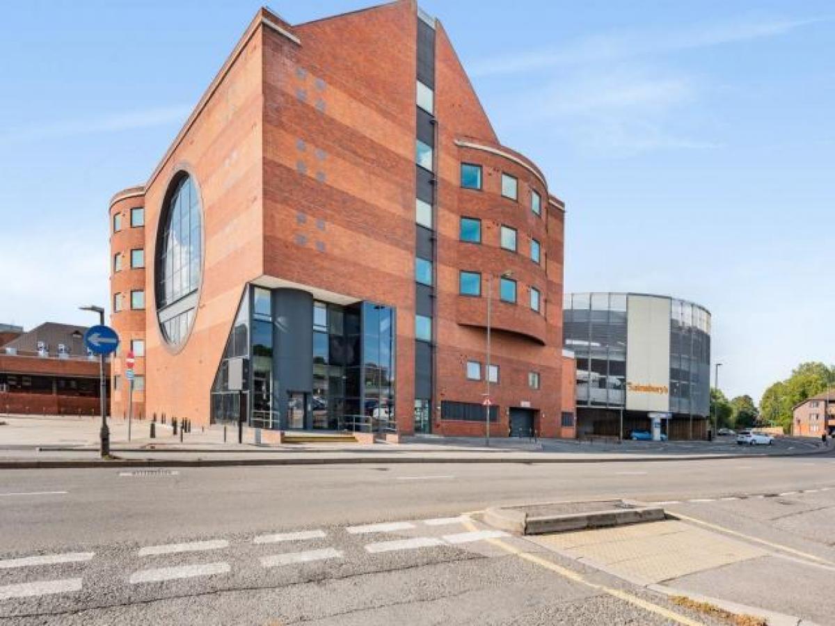 Picture of Apartment For Rent in Redhill, Surrey, United Kingdom