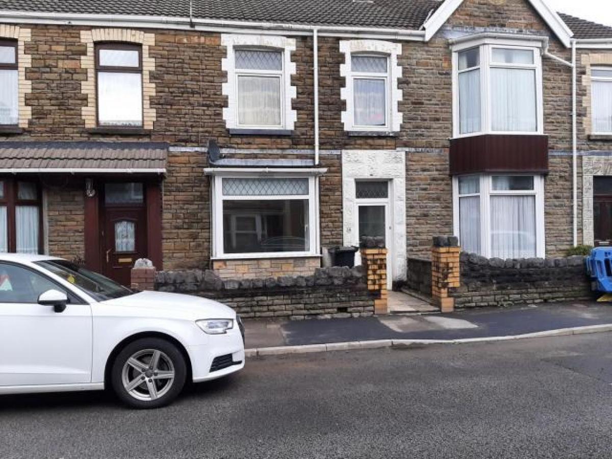 Picture of Apartment For Rent in Neath, West Glamorgan, United Kingdom