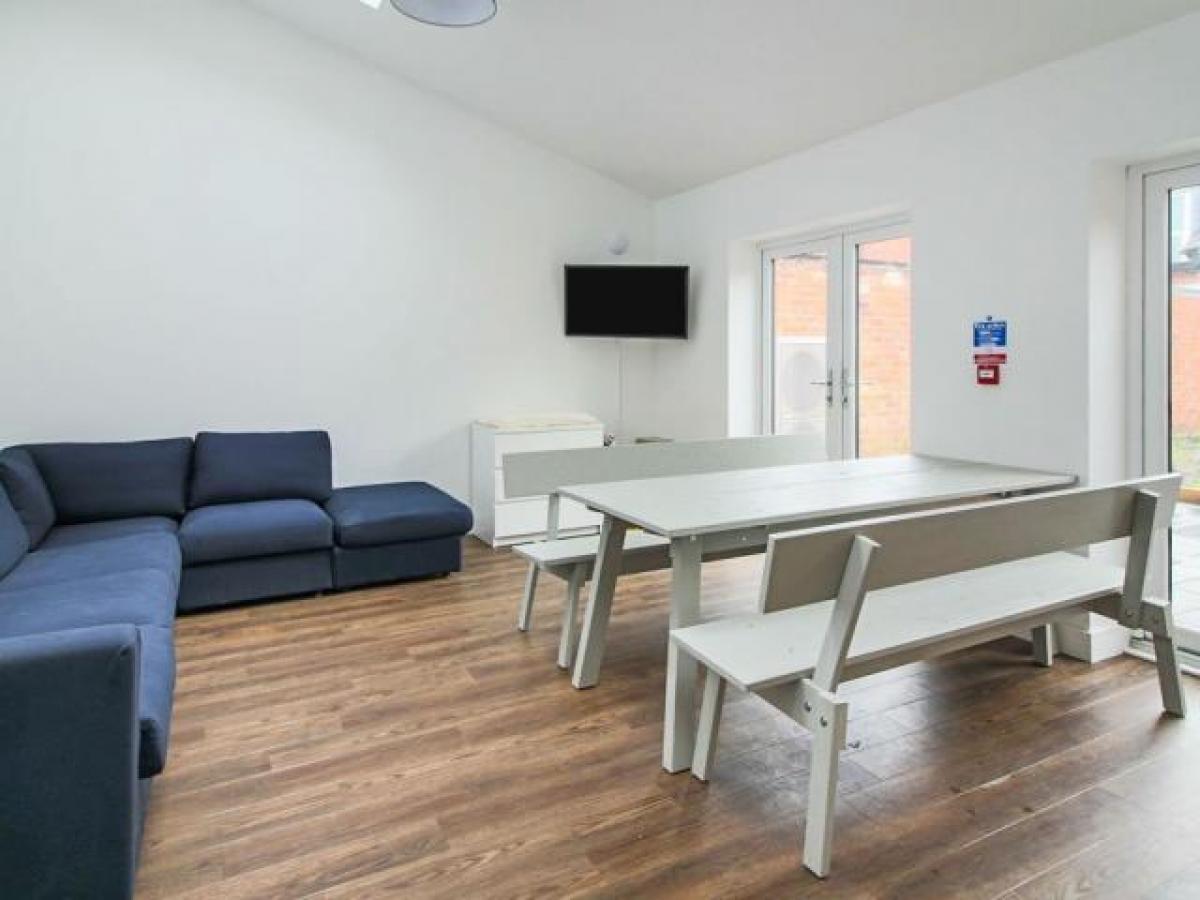 Picture of Apartment For Rent in Kenilworth, Warwickshire, United Kingdom