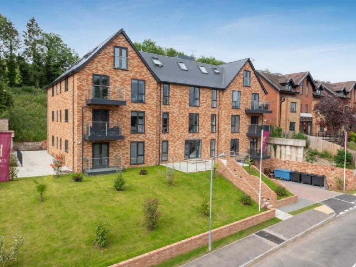 Picture of Apartment For Rent in High Wycombe, Buckinghamshire, United Kingdom