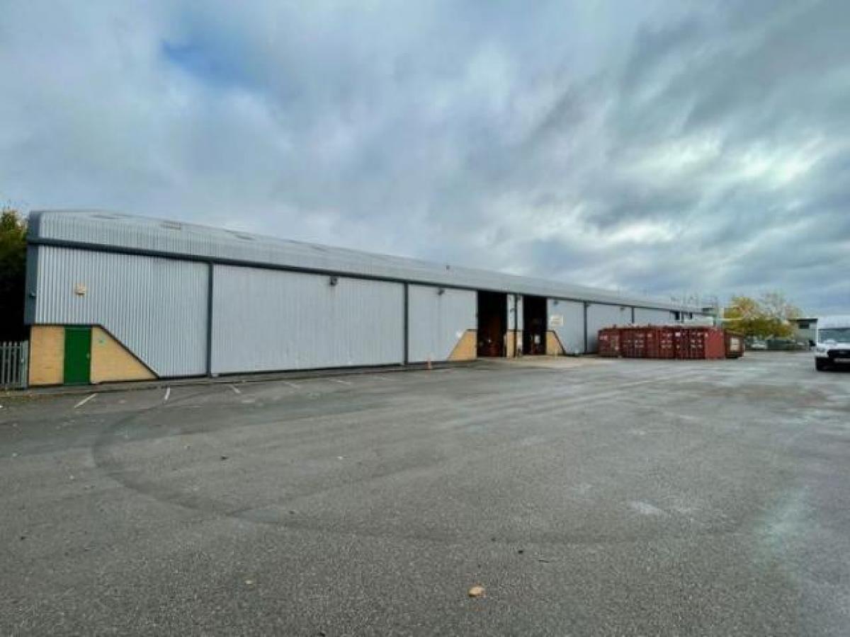 Picture of Industrial For Rent in Luton, Bedfordshire, United Kingdom