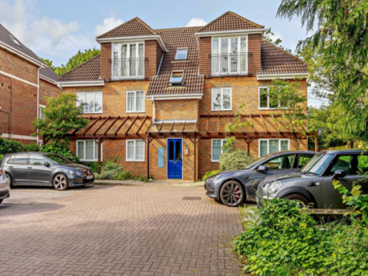 Picture of Apartment For Rent in Sandhurst, Berkshire, United Kingdom