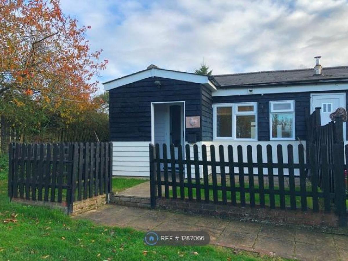 Picture of Bungalow For Rent in Saffron Walden, Essex, United Kingdom