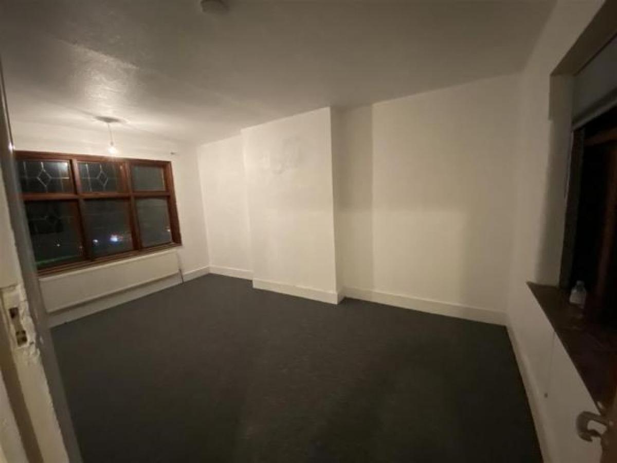 Picture of Apartment For Rent in Ilford, Greater London, United Kingdom