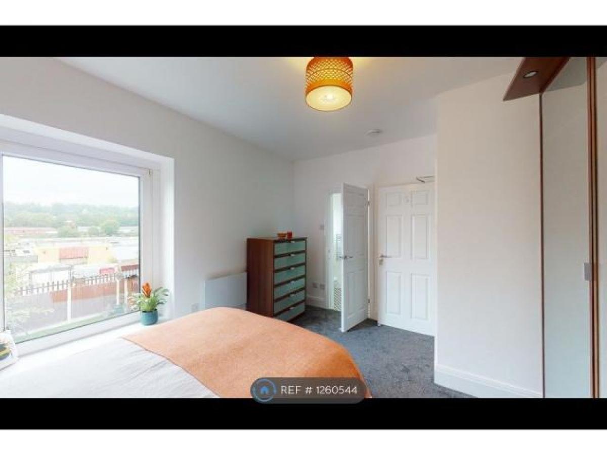 Picture of Apartment For Rent in Oldham, Greater Manchester, United Kingdom