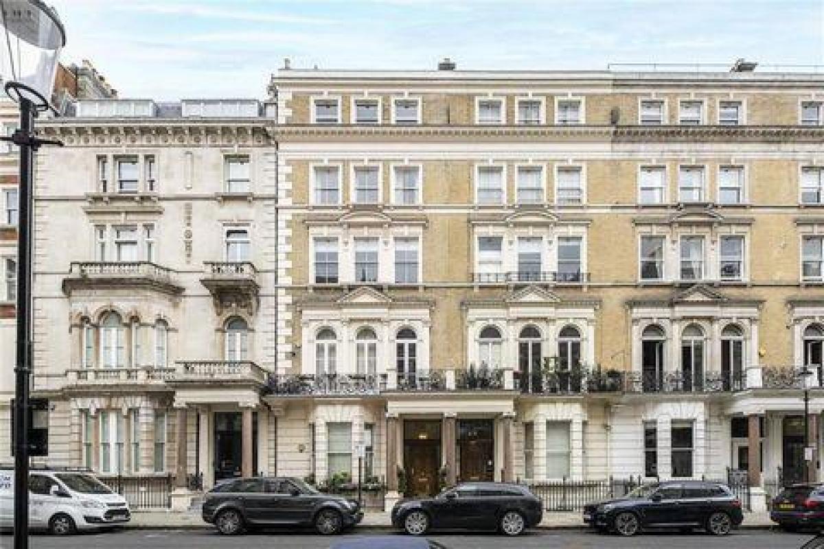 Picture of Apartment For Sale in London, Greater London, United Kingdom