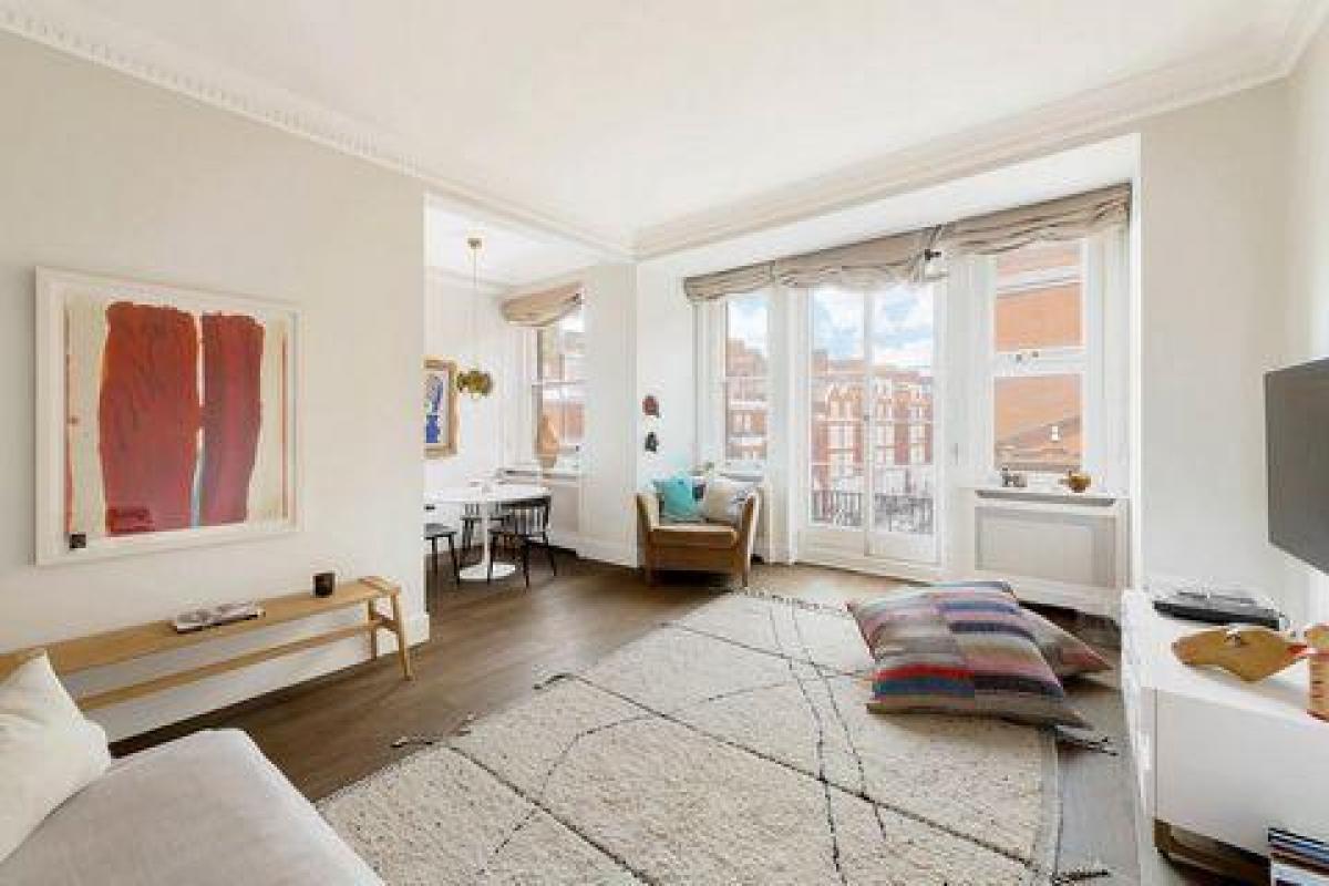 Picture of Apartment For Sale in London, Greater London, United Kingdom