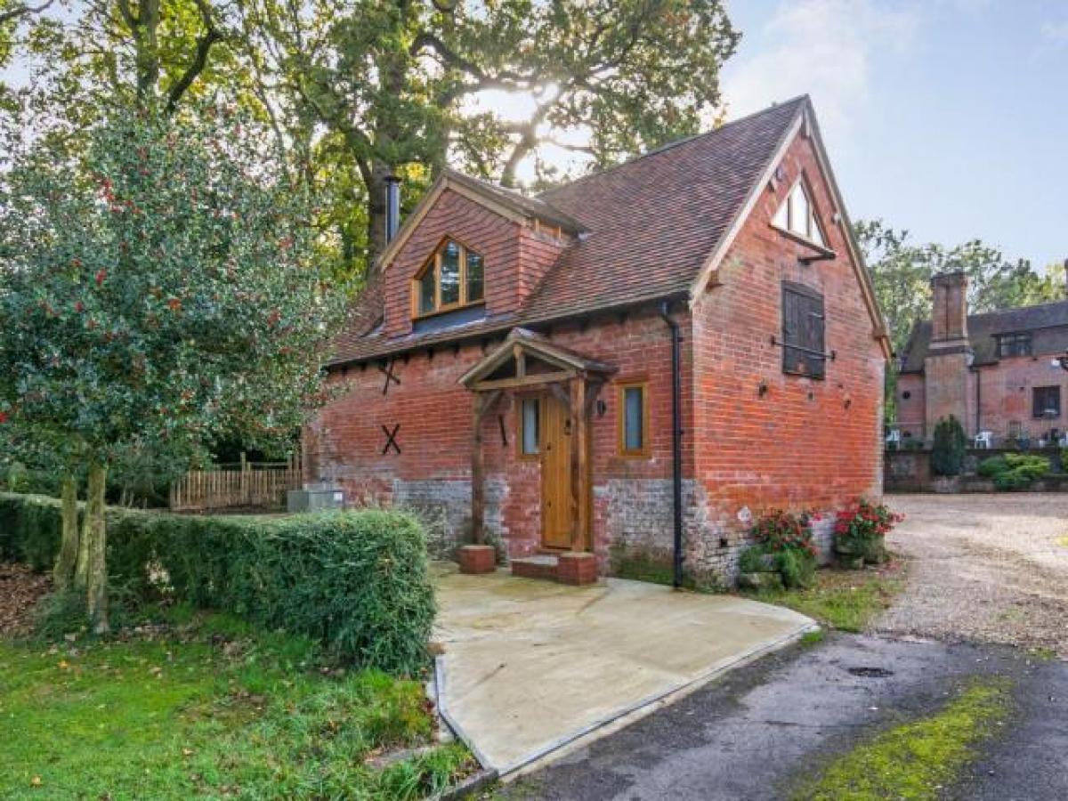 Picture of Home For Rent in Winchester, Hampshire, United Kingdom