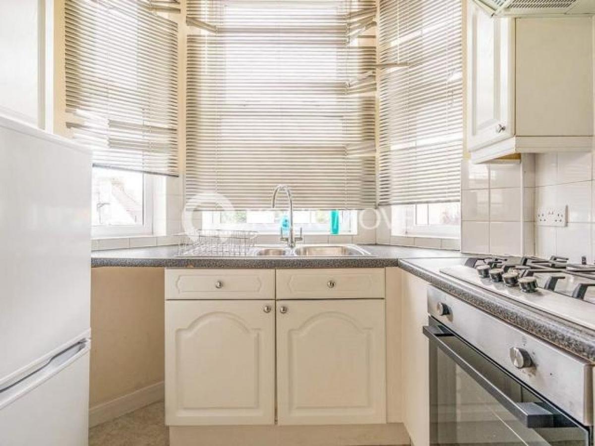 Picture of Apartment For Rent in Gillingham, Dorset, United Kingdom