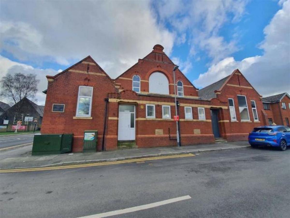 Picture of Apartment For Rent in Oldham, Greater Manchester, United Kingdom