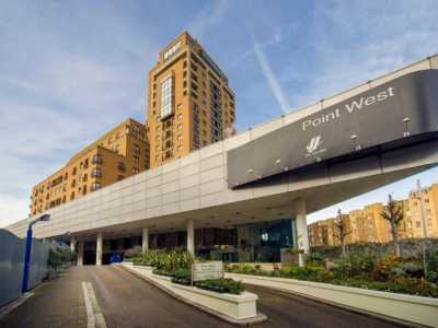 Retail For Rent in London, United Kingdom