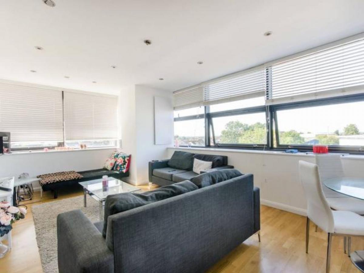 Picture of Apartment For Rent in Harrow, Greater London, United Kingdom