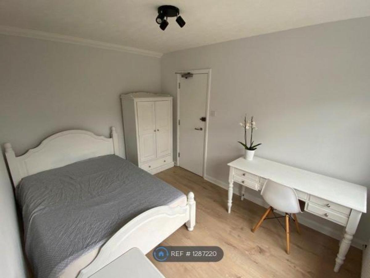 Picture of Home For Rent in Farnham, Surrey, United Kingdom
