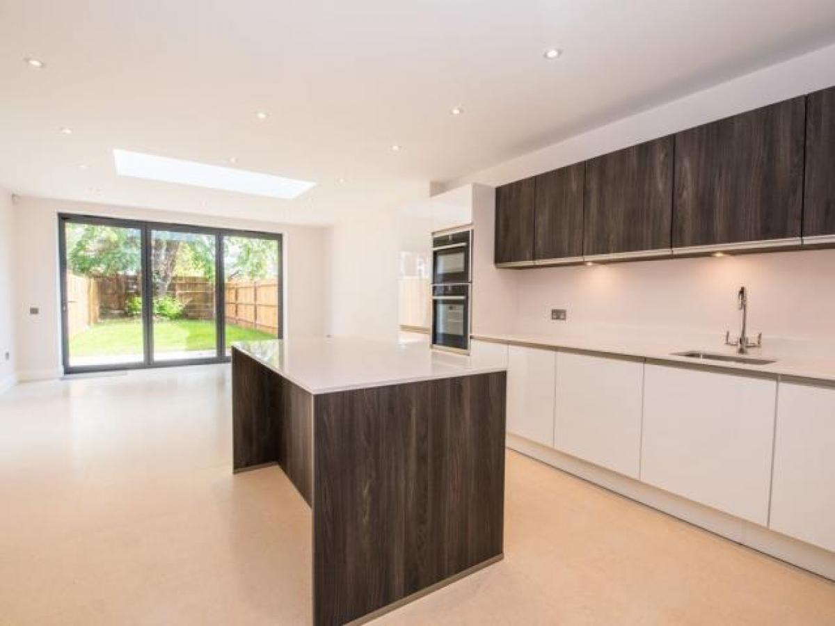 Picture of Home For Rent in Kingston upon Thames, Greater London, United Kingdom