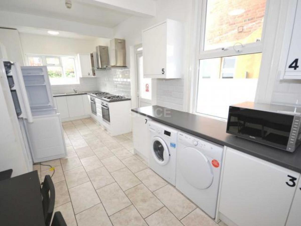 Picture of Apartment For Rent in Reading, Berkshire, United Kingdom