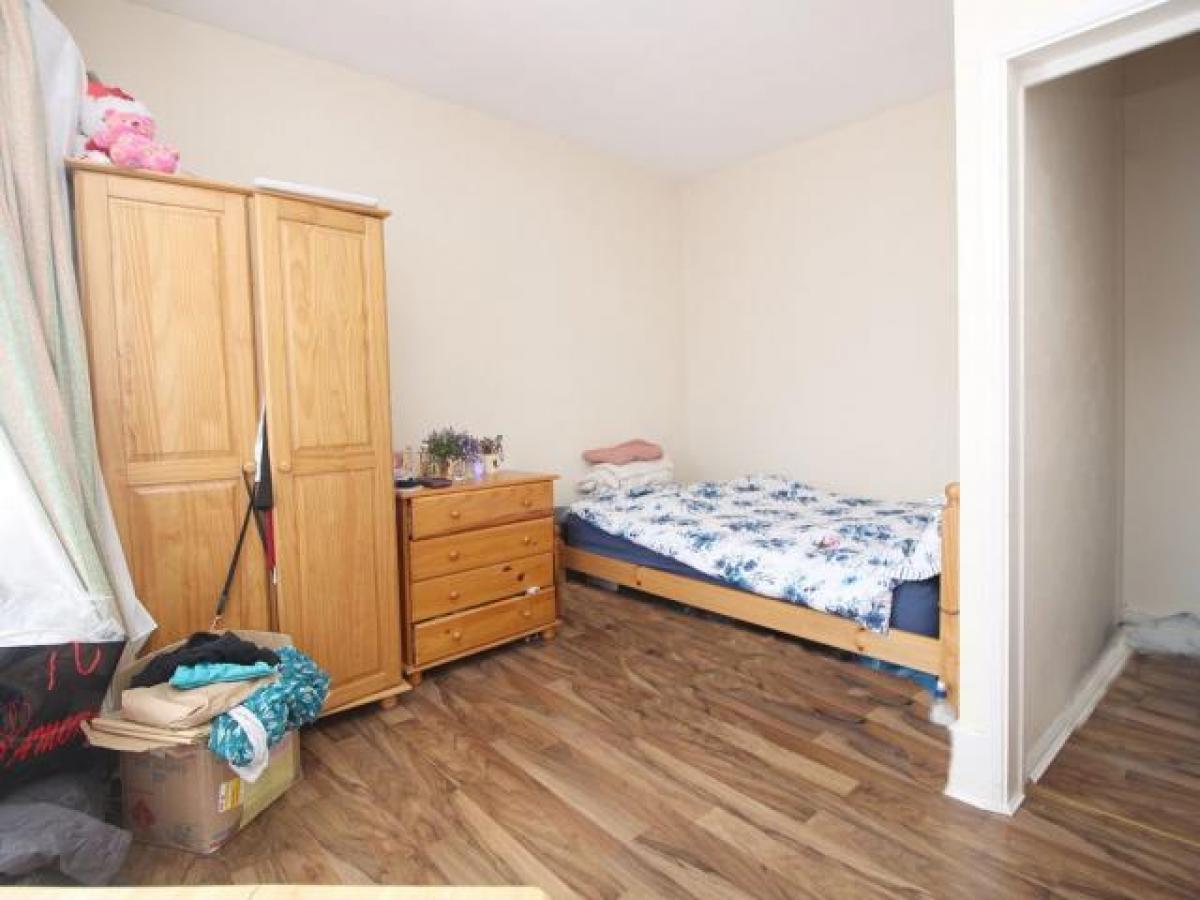 Picture of Apartment For Rent in Ilford, Greater London, United Kingdom