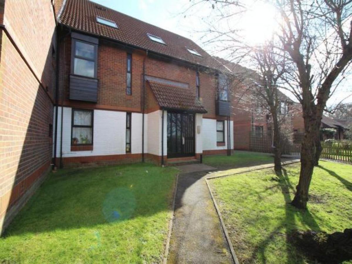 Picture of Apartment For Rent in Woking, Surrey, United Kingdom
