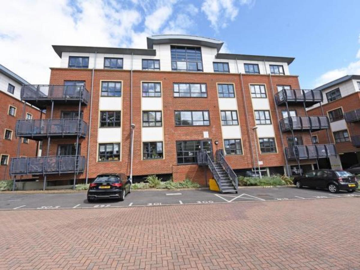 Picture of Apartment For Rent in Farnborough, Hampshire, United Kingdom