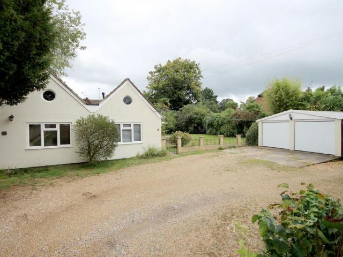 Picture of Bungalow For Rent in Wokingham, Berkshire, United Kingdom