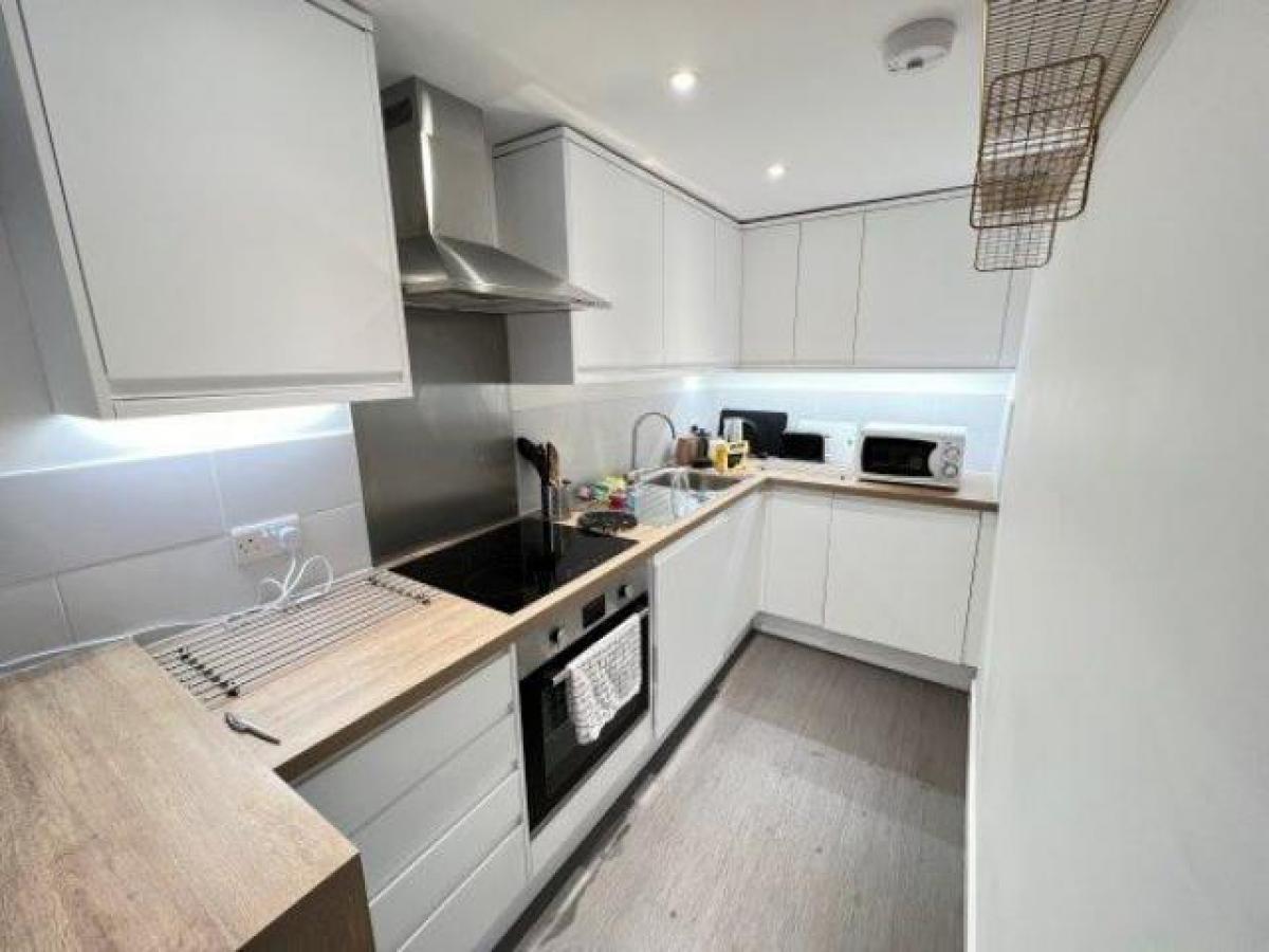 Picture of Apartment For Rent in Exeter, Devon, United Kingdom