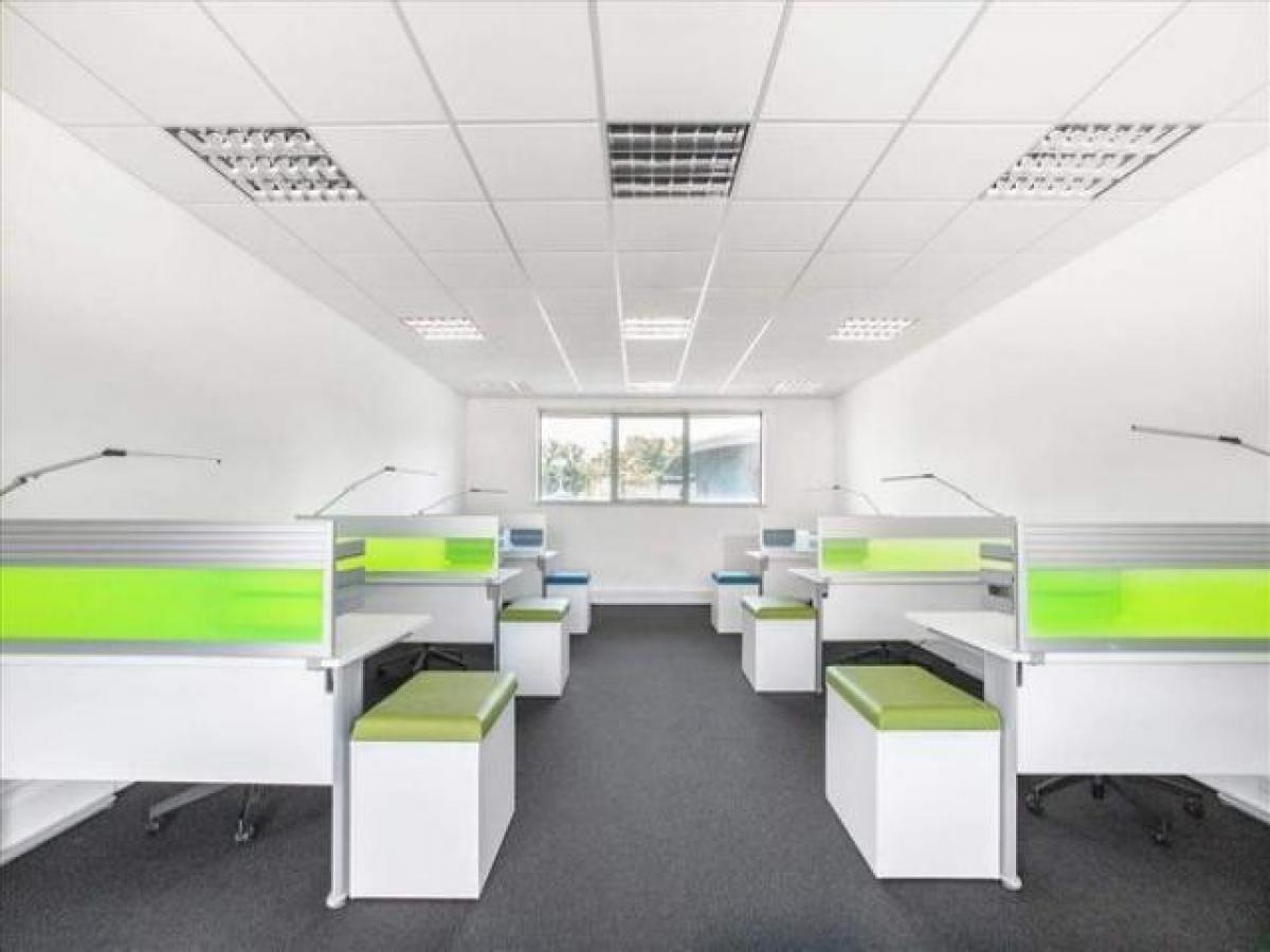 Picture of Office For Rent in Crawley, West Sussex, United Kingdom