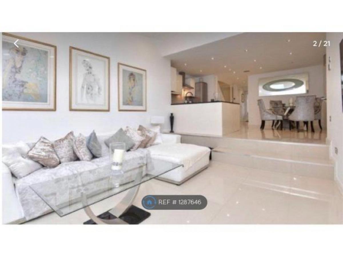 Picture of Home For Rent in Weybridge, Surrey, United Kingdom