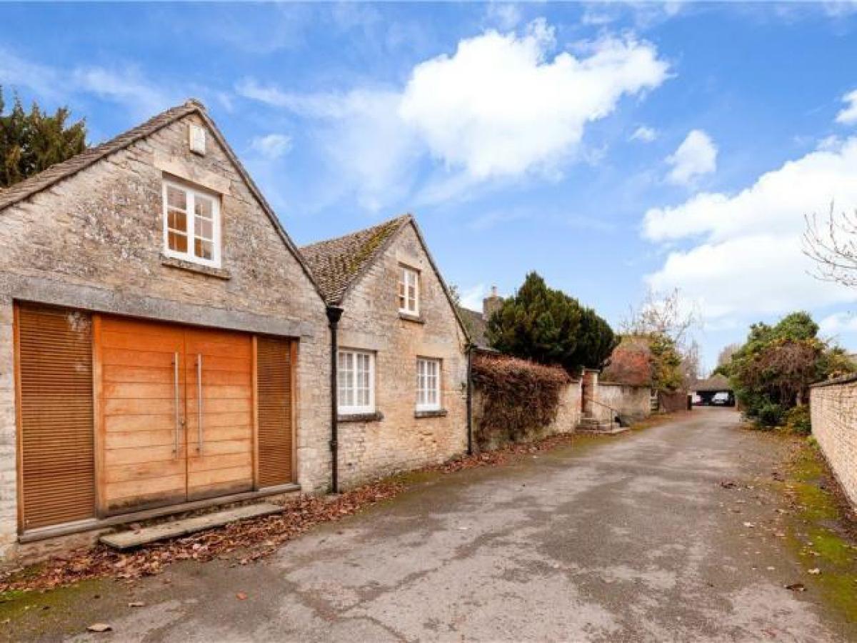 Picture of Home For Rent in Witney, Oxfordshire, United Kingdom