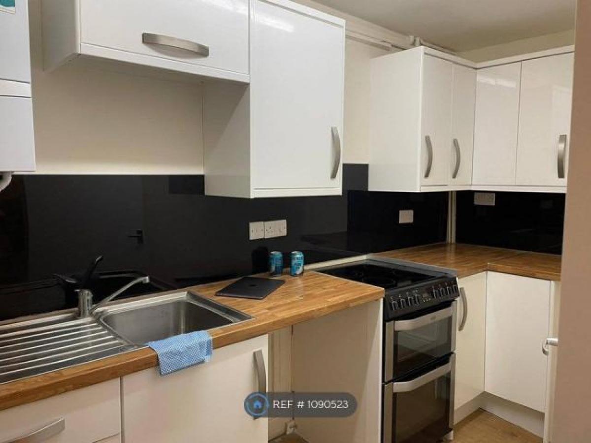 Picture of Apartment For Rent in Melksham, Wiltshire, United Kingdom