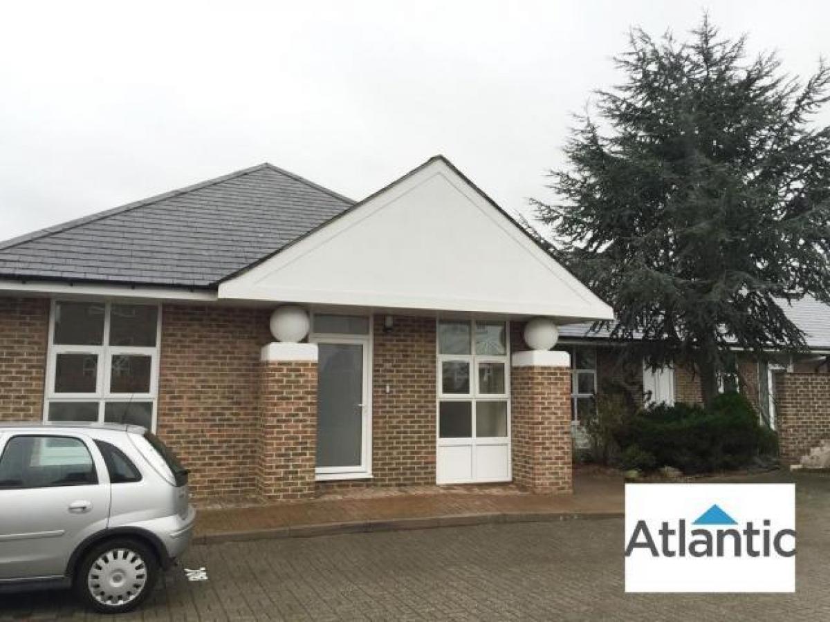Picture of Bungalow For Rent in Walton on Thames, Surrey, United Kingdom