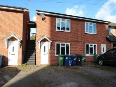 Apartment For Rent in Stone, United Kingdom