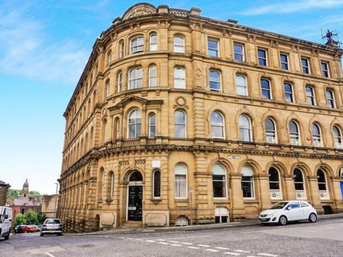 Picture of Apartment For Rent in Dewsbury, West Yorkshire, United Kingdom