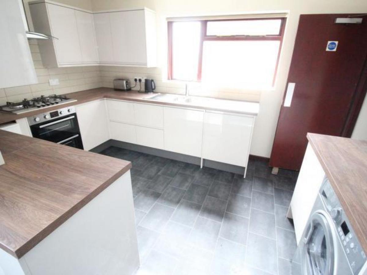 Picture of Home For Rent in Pontypridd, Mid Glamorgan, United Kingdom