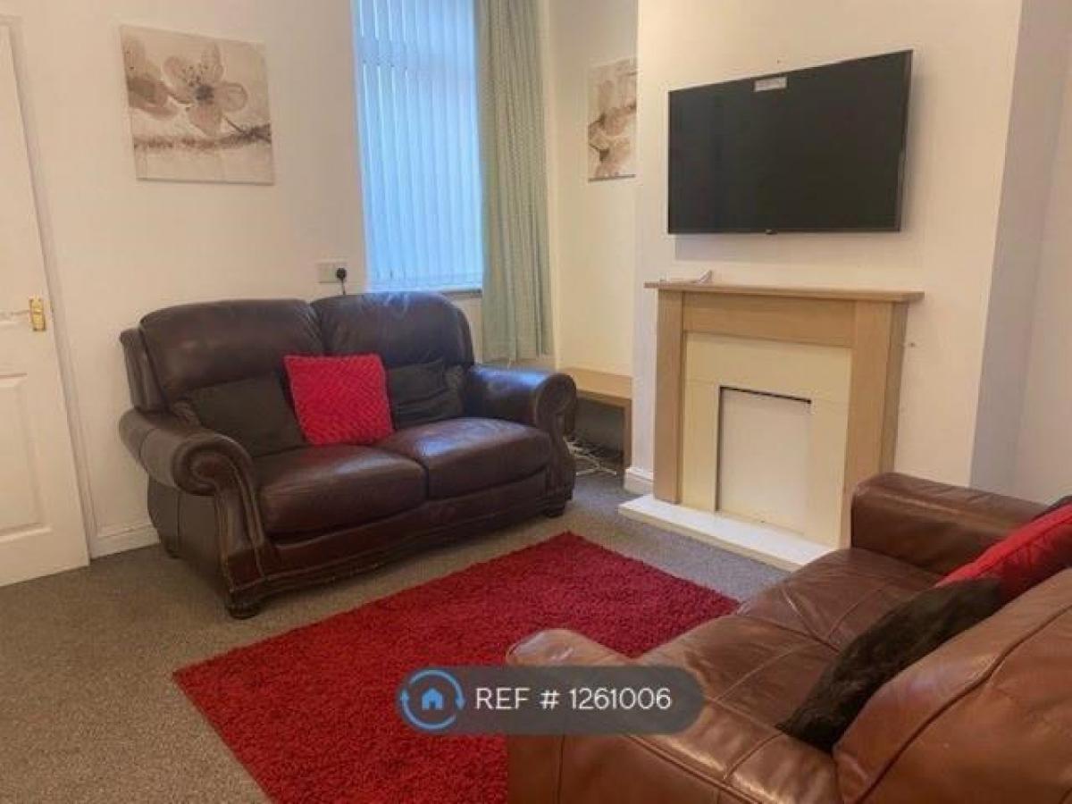 Picture of Apartment For Rent in Stoke on Trent, Staffordshire, United Kingdom
