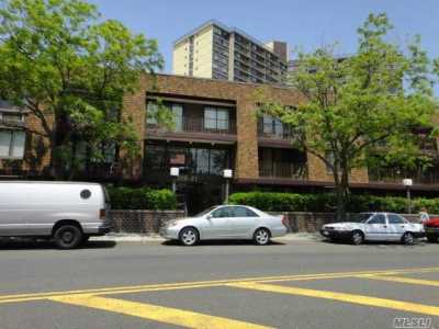 Apartment For Rent in Bayside, New York