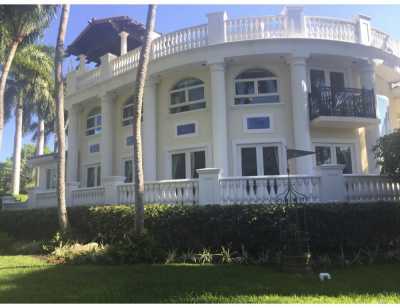 Home For Sale in Key Biscayne, Florida