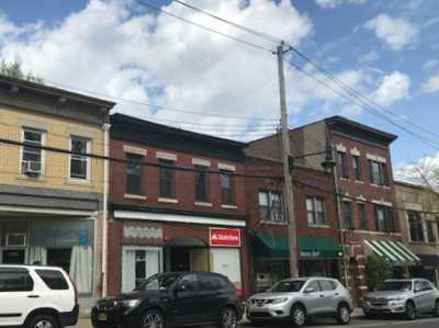 Commercial Building For Rent in Larchmont, New York