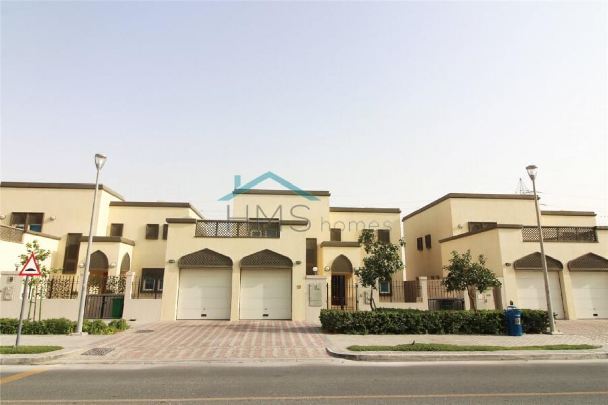 Picture of Villa For Sale in Jumeirah Park, Dubai, United Arab Emirates