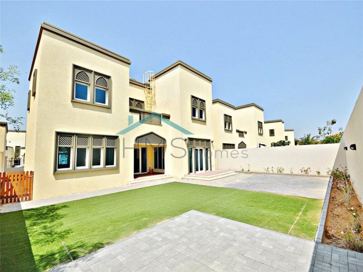 Picture of Villa For Sale in Jumeirah Park, Dubai, United Arab Emirates