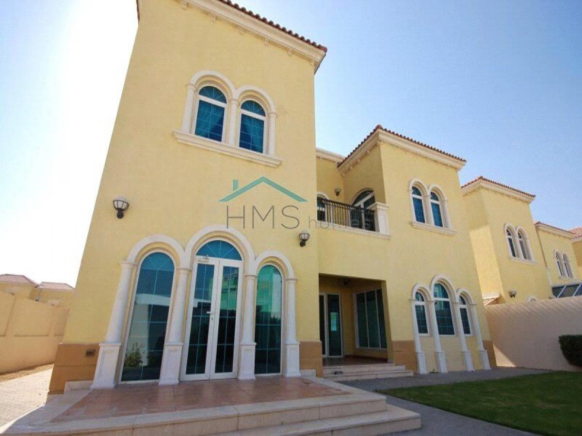 Picture of Villa For Sale in Jumeirah Park, Dubai, United Arab Emirates