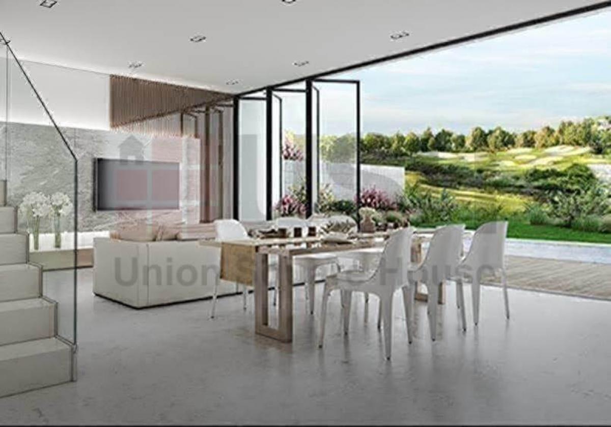 Picture of Home For Sale in Jumeirah Golf Estates, Dubai, United Arab Emirates