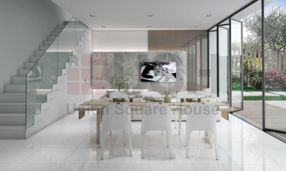 Picture of Home For Sale in Jumeirah Golf Estates, Dubai, United Arab Emirates