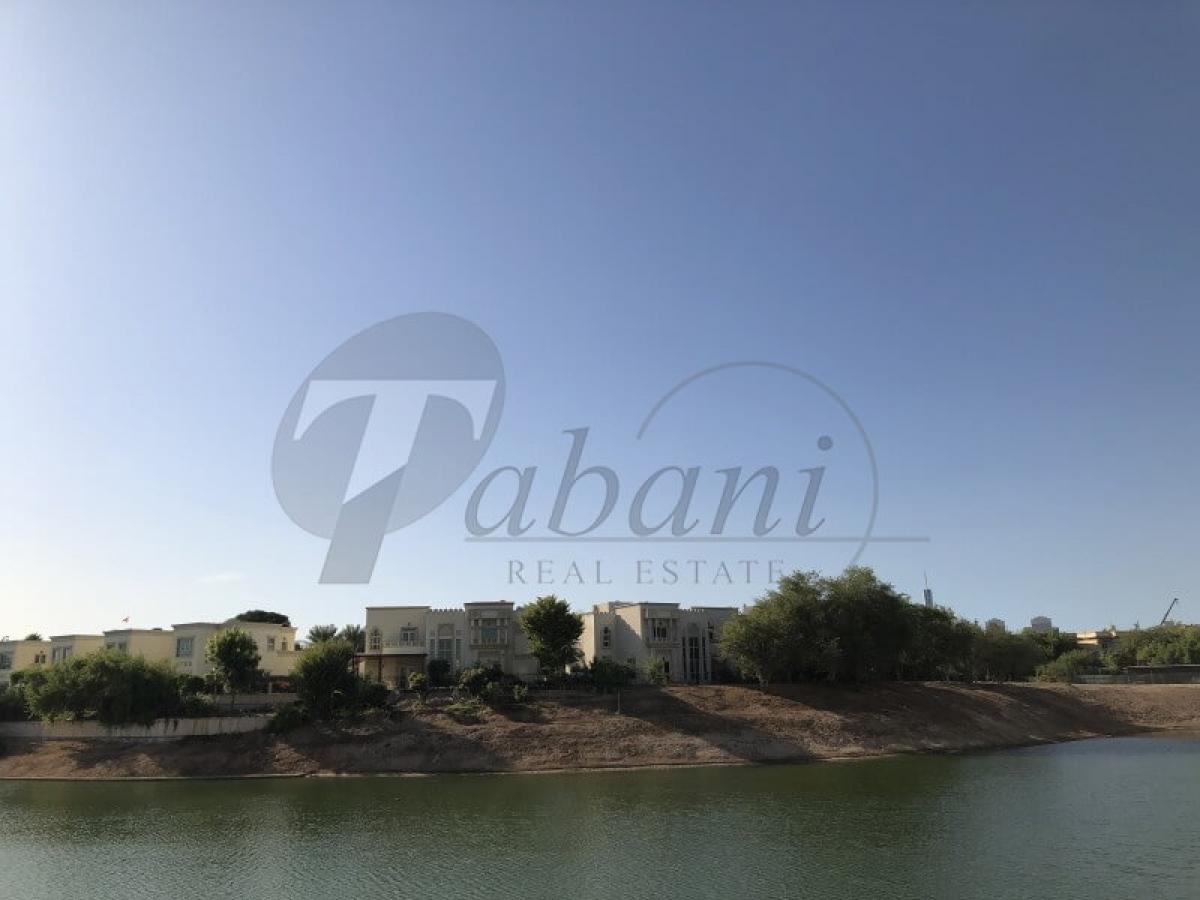 Picture of Residential Land For Sale in Jumeirah Islands, Dubai, United Arab Emirates
