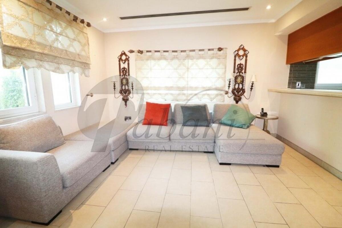 Picture of Villa For Rent in Jumeirah Park, Dubai, United Arab Emirates