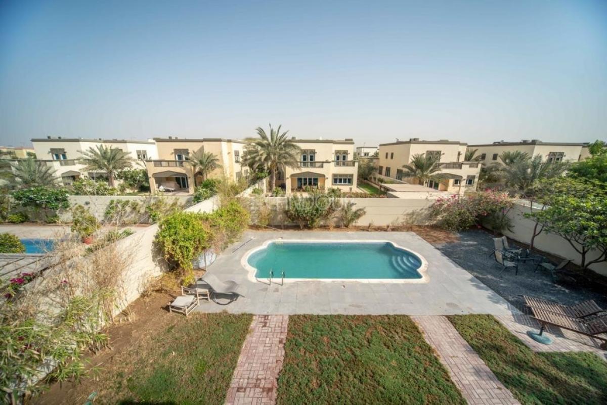 Picture of Villa For Rent in Jumeirah Park, Dubai, United Arab Emirates