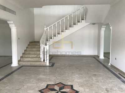 Villa For Sale in Jumeirah, United Arab Emirates