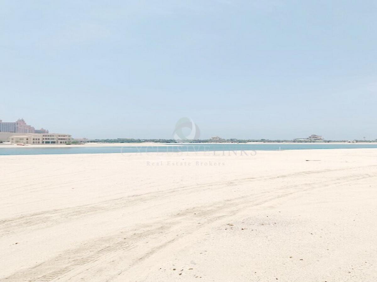 Picture of Residential Land For Sale in The Palm Jumeirah, Dubai, United Arab Emirates