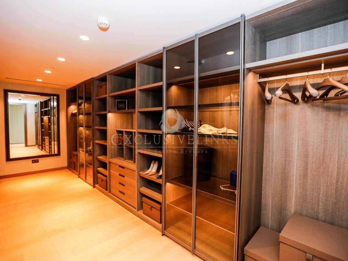 Picture of Home For Sale in The Palm Jumeirah, Dubai, United Arab Emirates