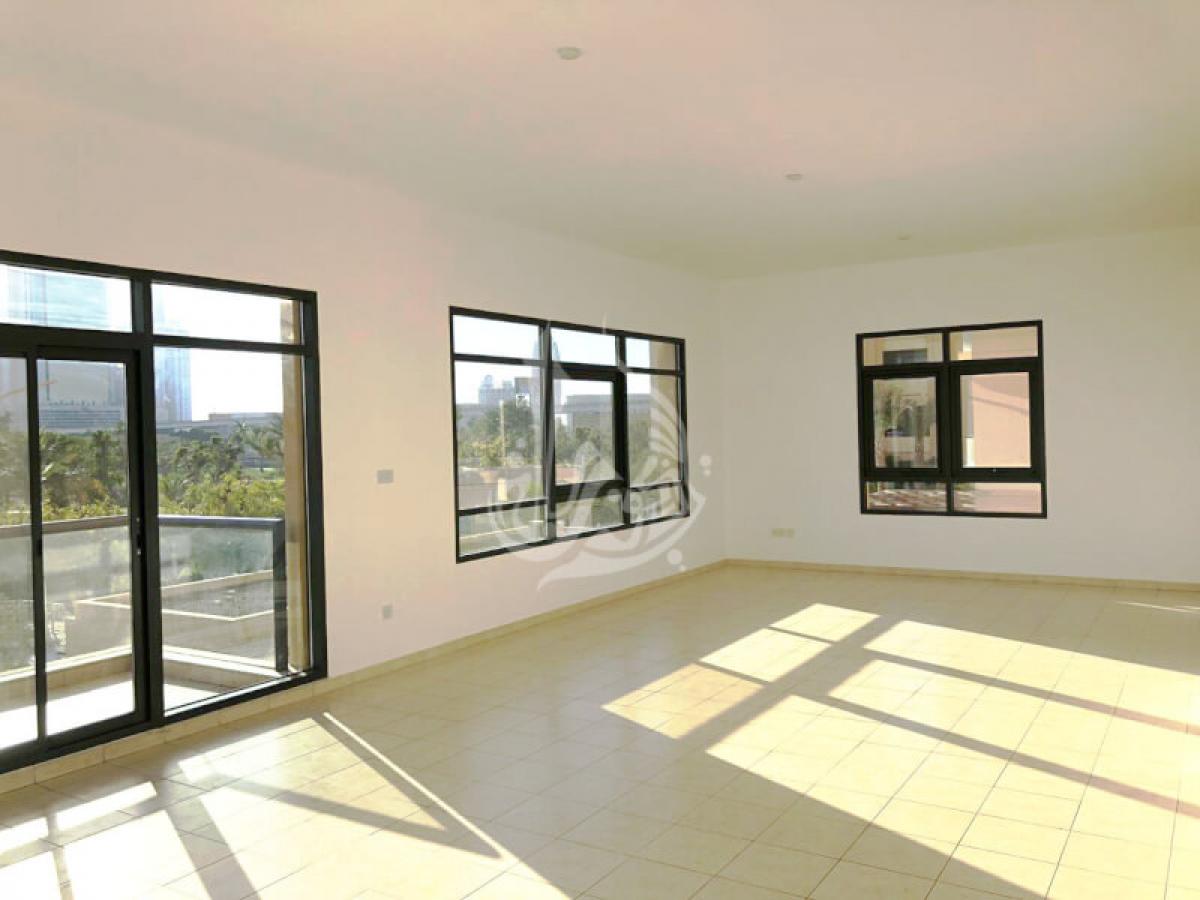 Picture of Apartment For Sale in The Views, Dubai, United Arab Emirates