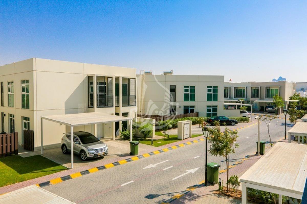 Picture of Villa For Rent in Umm Al Sheif, Dubai, United Arab Emirates