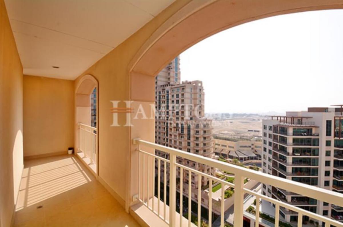Picture of Apartment For Sale in The Views, Dubai, United Arab Emirates